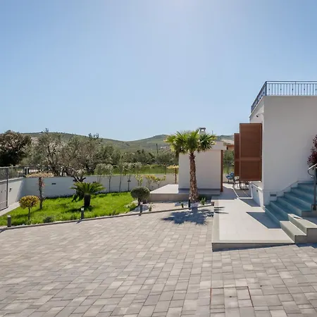 Villa Modea With Heated Pool *