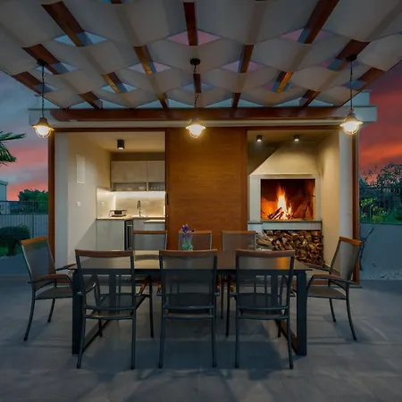 Modea With Heated Pool *