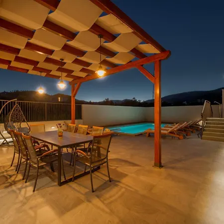 Modea With Heated Pool Villa *