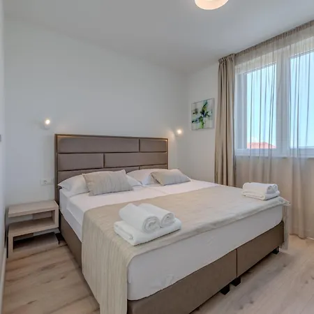 Modea With Heated Pool Villa