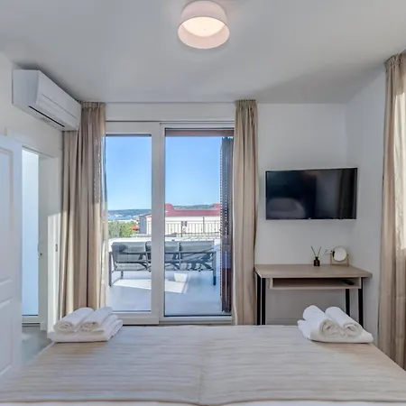 Modea With Heated Pool Villa *