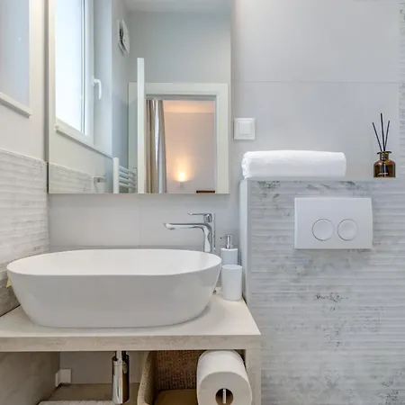 Modea With Heated Pool Villa *