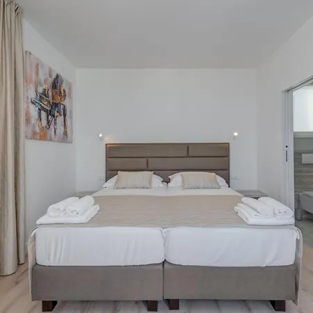 Villa Modea With Heated Pool