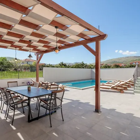 Modea With Heated Pool Plano