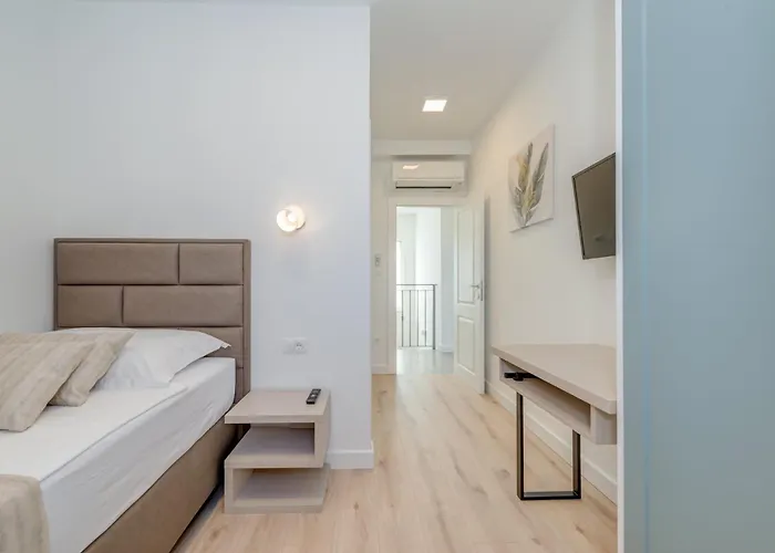 Modea With Heated Pool Villa