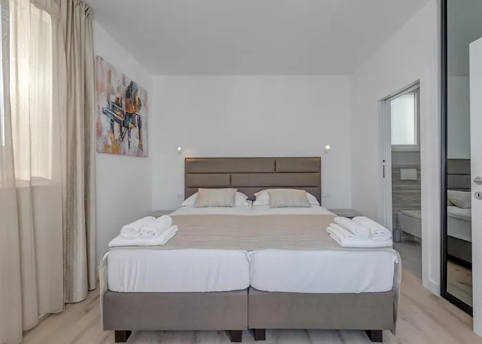Villa Modea With Heated Pool