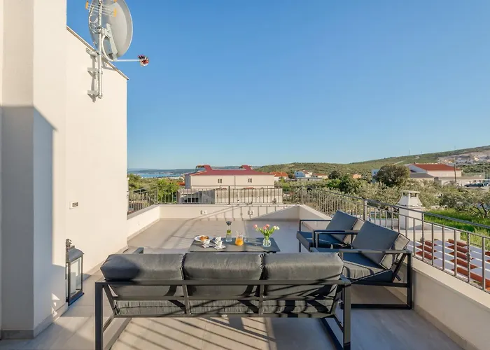 Modea With Heated Pool Villa *