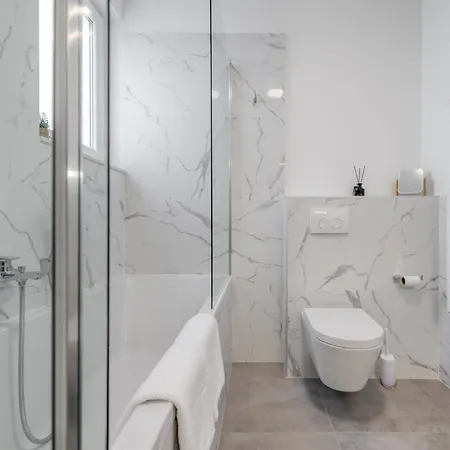 Modea With Heated Pool Villa