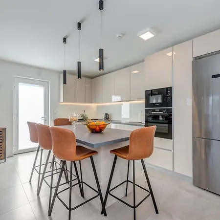 Modea With Heated Pool Villa Plano