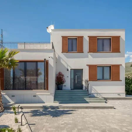 Modea With Heated Pool Villa