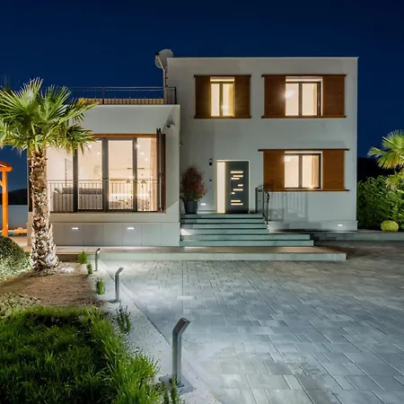 Villa Modea With Heated Pool *