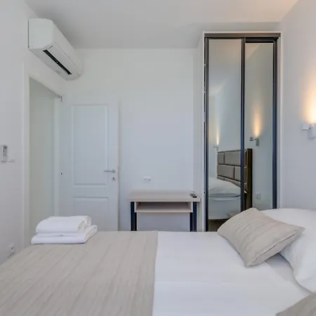 Modea With Heated Pool *