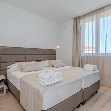 Modea With Heated Pool Plano