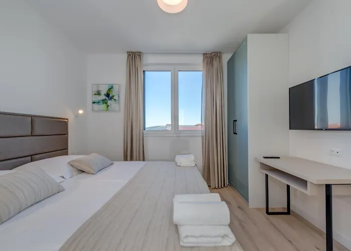 Modea With Heated Pool *