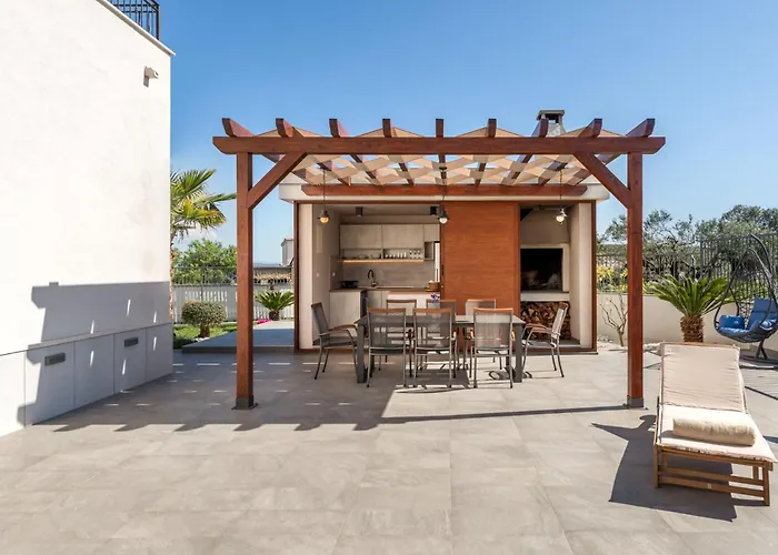 빌라 Modea With Heated Pool Plano