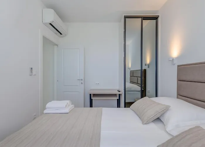 Modea With Heated Pool *