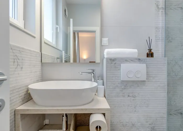 Modea With Heated Pool 빌라 *