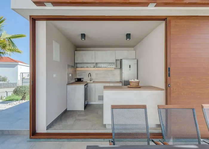 Modea With Heated Pool 빌라 Plano