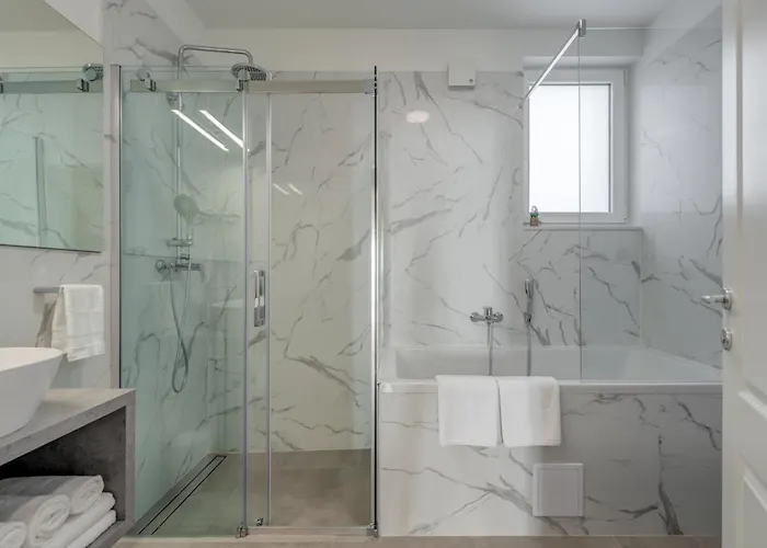 Modea With Heated Pool 빌라 *